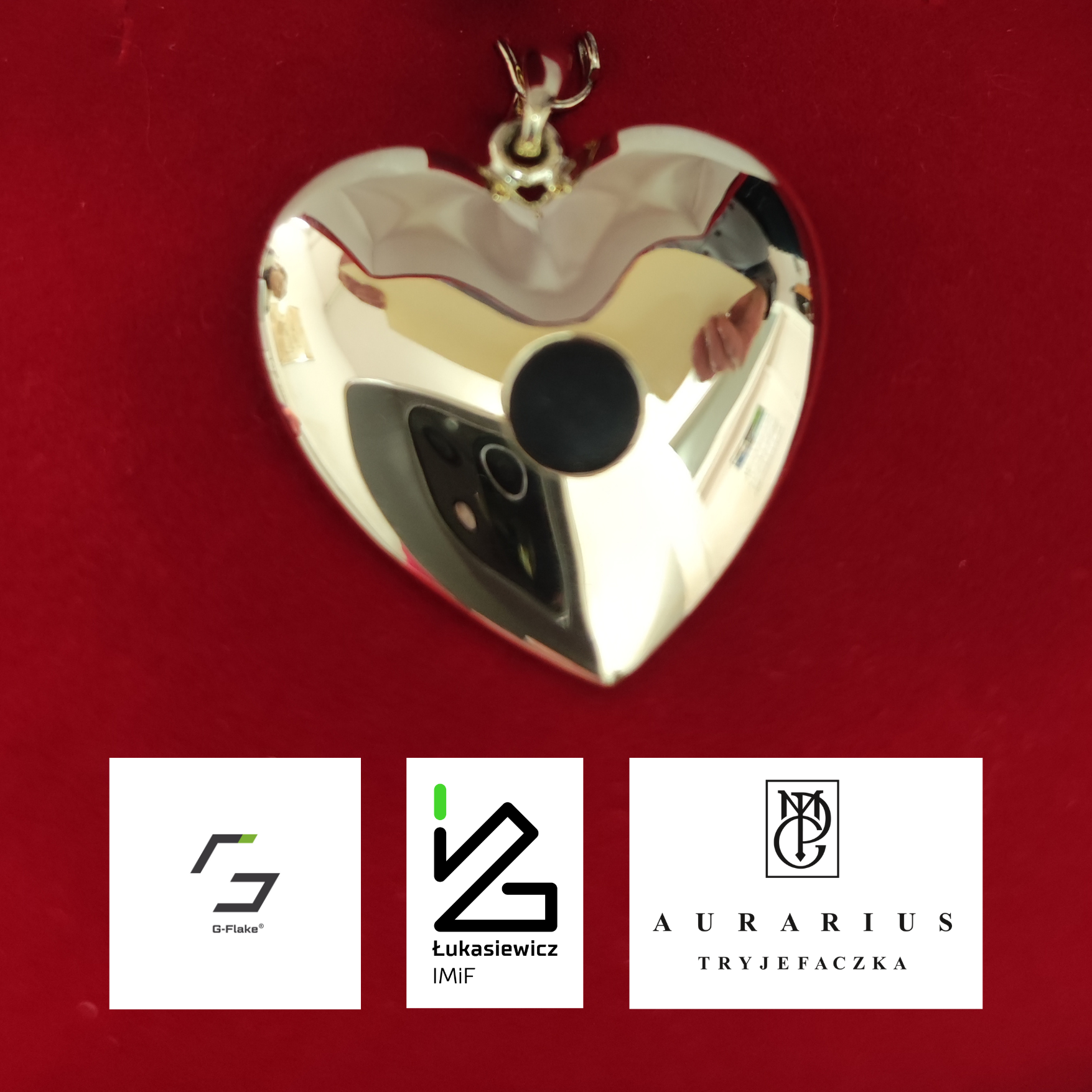 14 karat gold heart with graphene G-Flake®