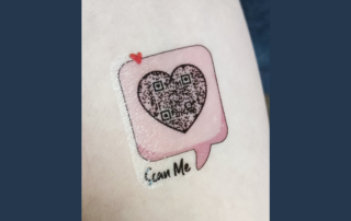 Walentynki, tatuaż, kod QR
