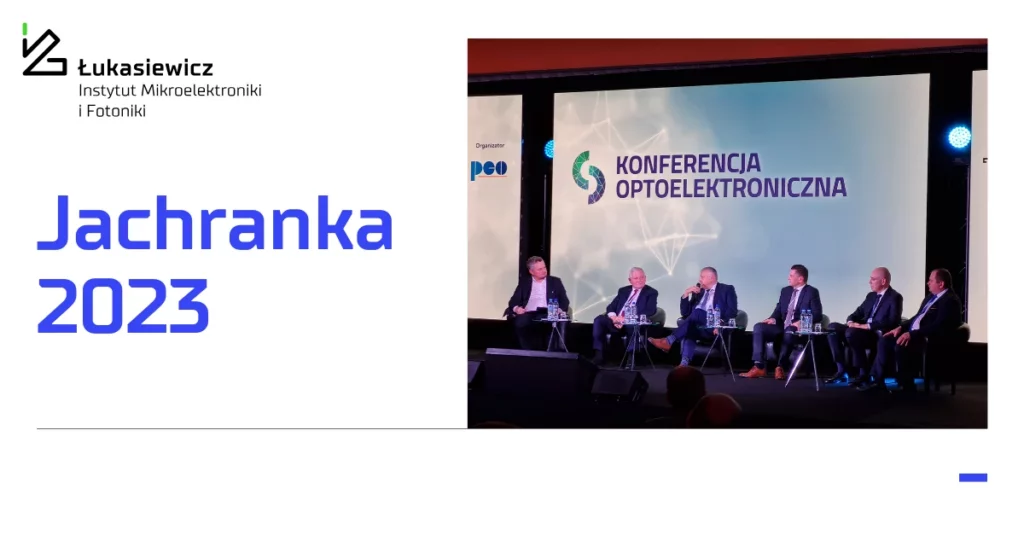 Zdjęcie przedstawiające 6 mężczyzn w garniturach debatujących na scenie. Obok napis "Jachranka 2023"